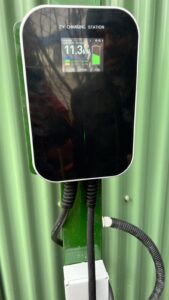 Besen wallbox elektromos autó töltő szakszerűen felszerelve villanyszerelő által
